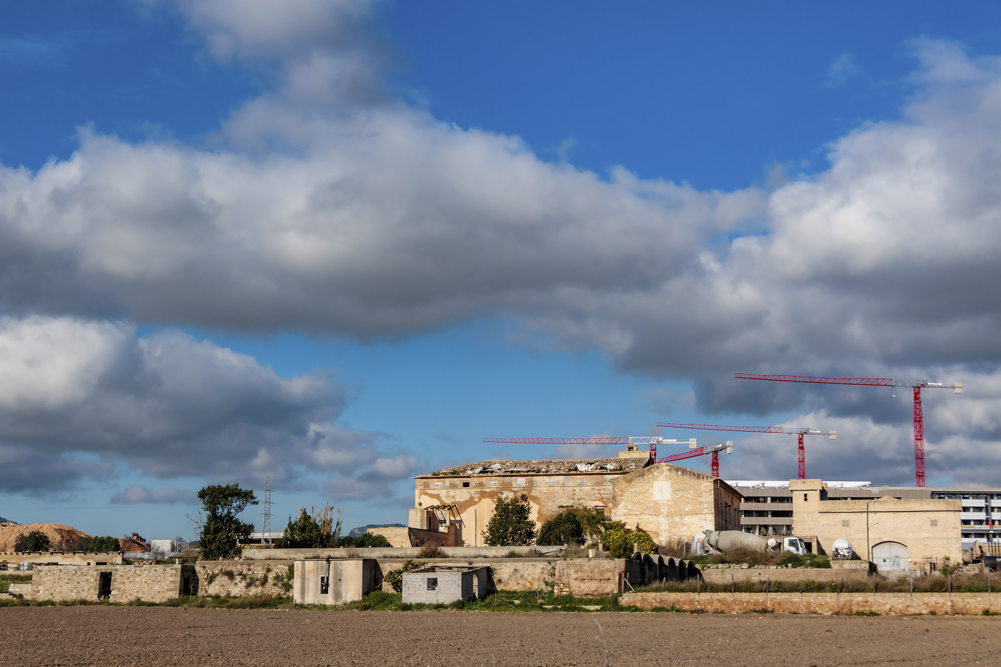 Son Cabrer, El Bany dels Moros, el Rafal d’en Coa, la Real Vella, Son Bonifai
