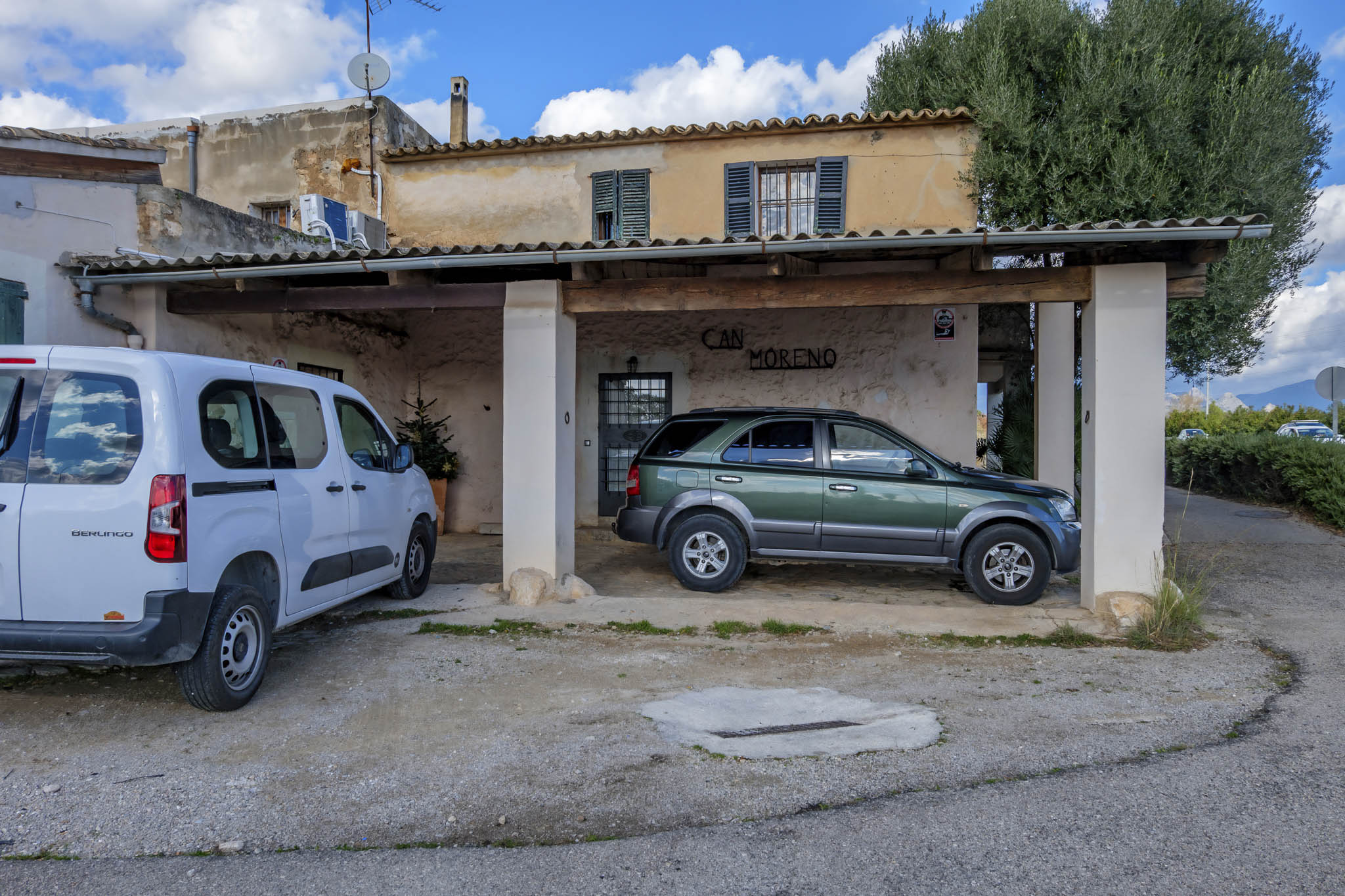 Can Revell, Cal Moixac, Can Moreno