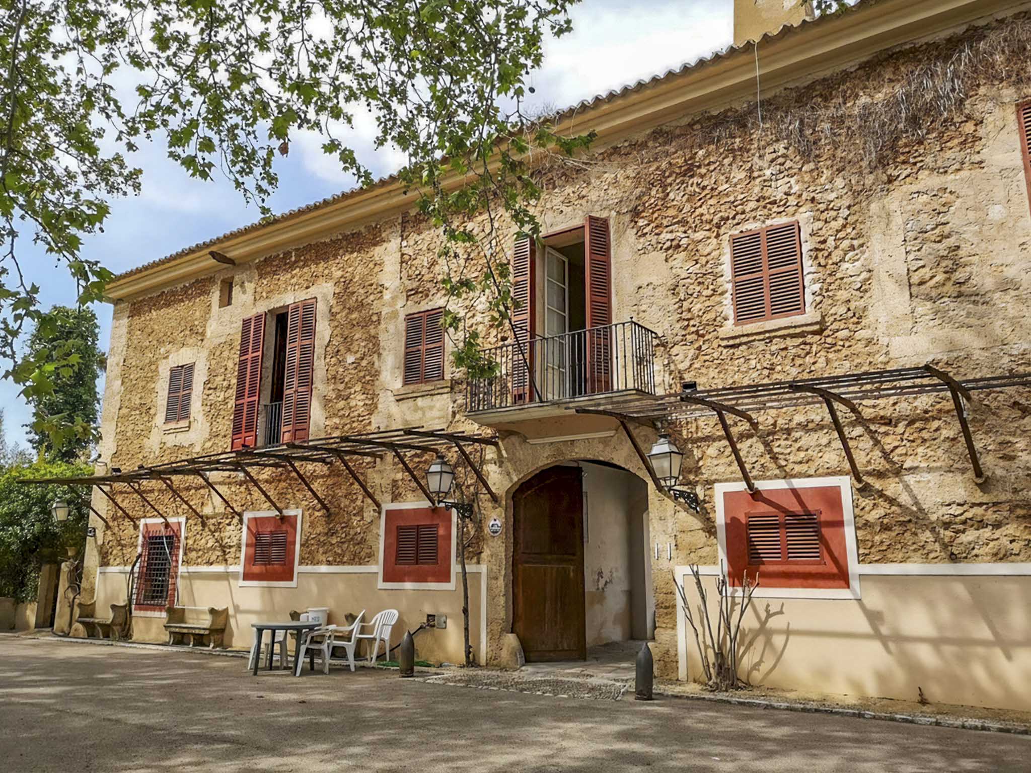 Son Espases Nou, La Vinya d'en Carrió, Can Revell